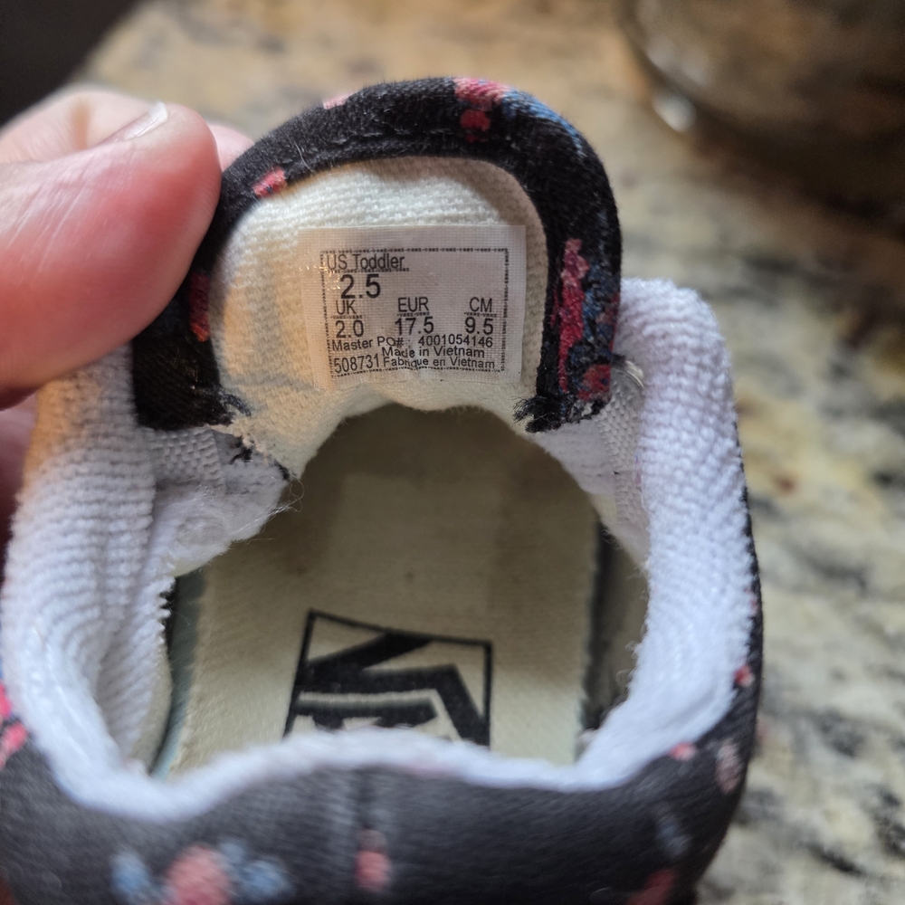 Vans Kids Black and Pink Floral Shoes, Baby Vans!! 😻 - Picture 7 of 7